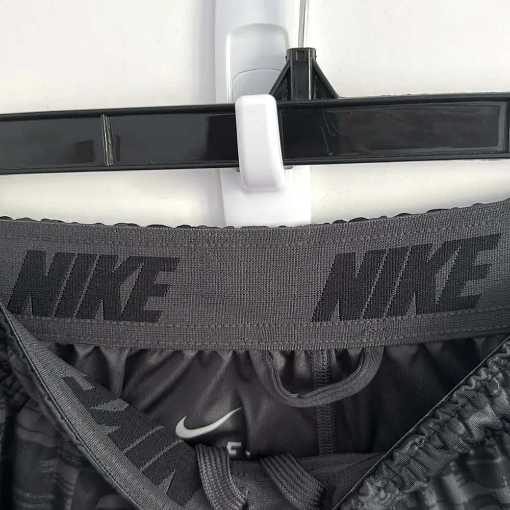 Nike Black & Gray Print Dry-Fit Side Pockets Drawstring Basketball Shorts